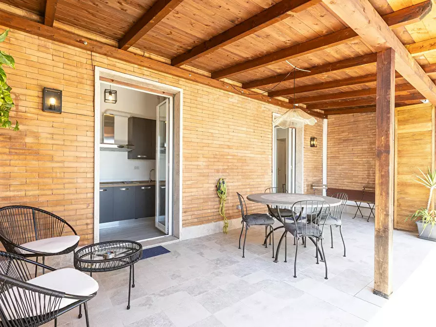 Immagine 9 di Appartamento in affitto  in Via di S. Costanza a Roma