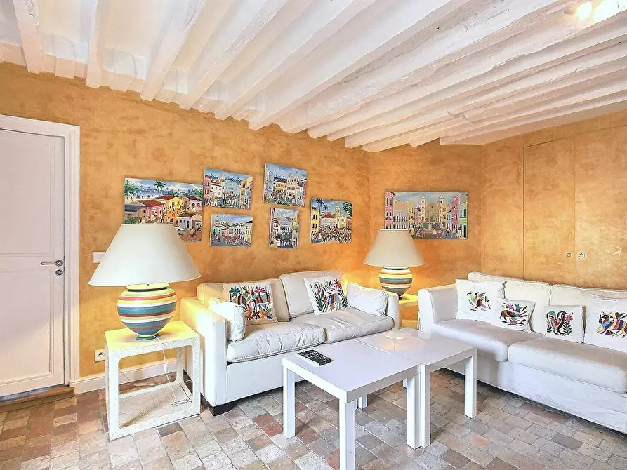 Immagine 5 di Appartamento in affitto  in Rue Saint-Sulpice a Paris 06