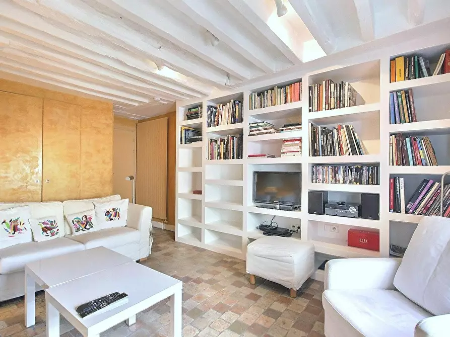 Immagine 6 di Appartamento in affitto  in Rue Saint-Sulpice a Paris 06