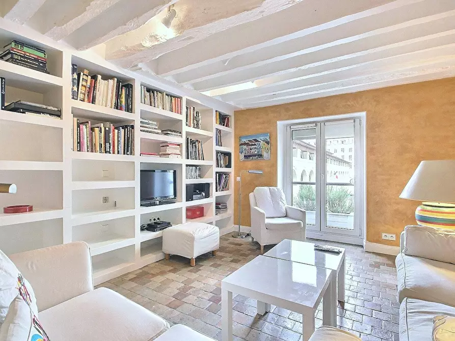 Immagine 4 di Appartamento in affitto  in Rue Saint-Sulpice a Paris 06
