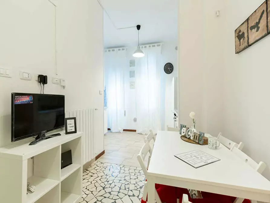 Immagine 10 di Camera in affitto  in Via Cairoli a Bologna