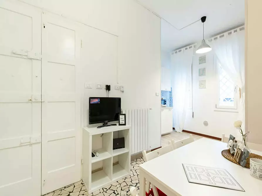 Immagine 9 di Camera in affitto  in Via Cairoli a Bologna