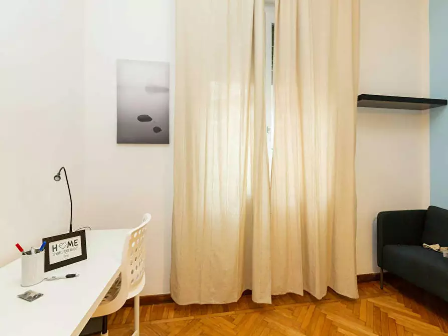 Immagine 8 di Camera in affitto  in Via Cairoli a Bologna