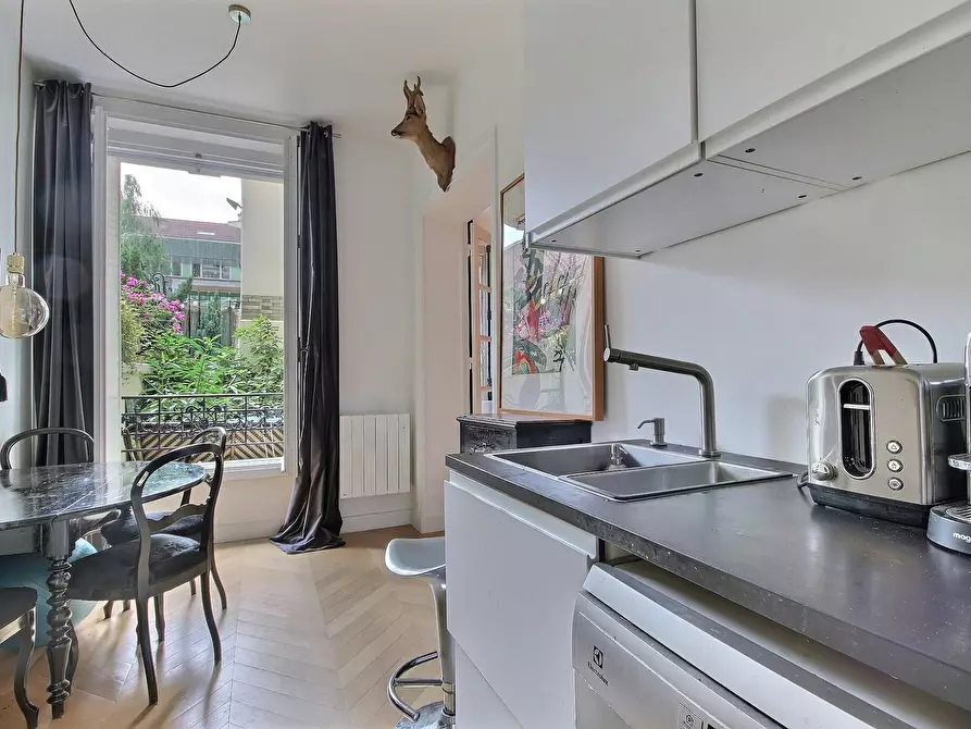 Immagine 8 di Appartamento in affitto  in Rue Ordener a Paris 18