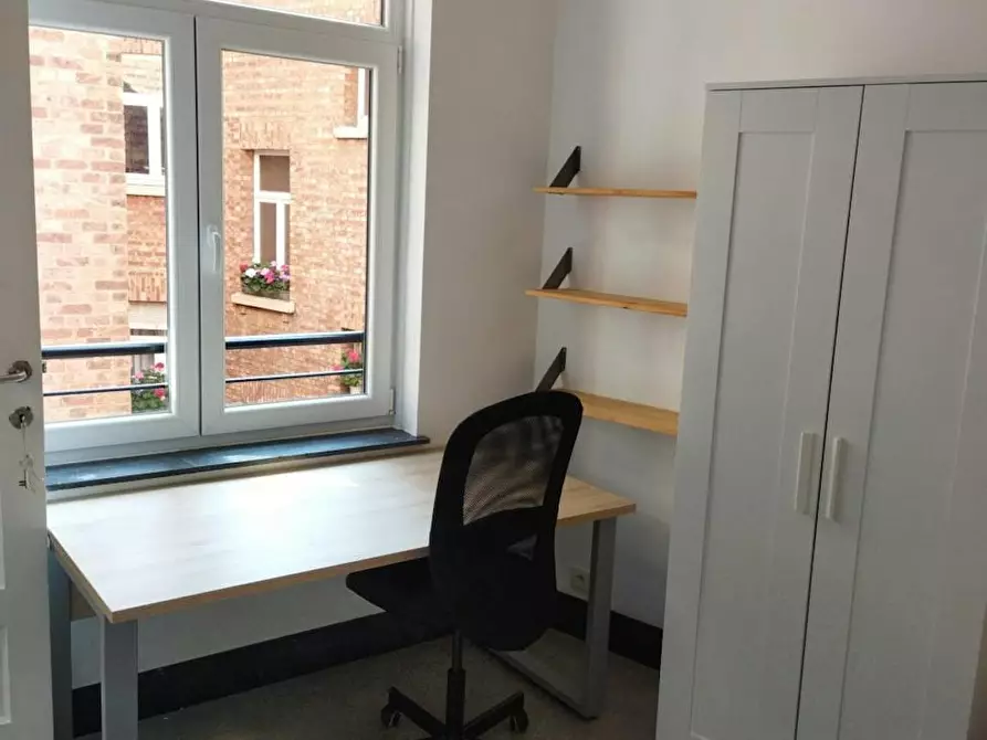 Immagine 3 di Camera in affitto  in Rue des Croisiers a Namur