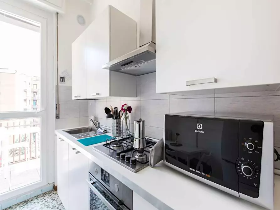 Immagine 10 di Camera in affitto  in Via Ginestre a Buccinasco