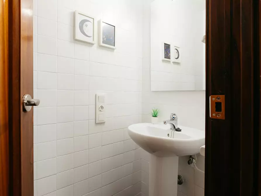 Immagine 9 di Camera in affitto  in Carrer de Colón a Valencia