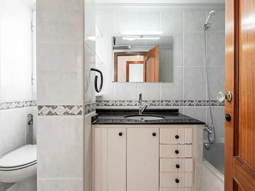 Immagine 9 di Camera in affitto  in Carrer del Doctor Vila Barberà a Valencia