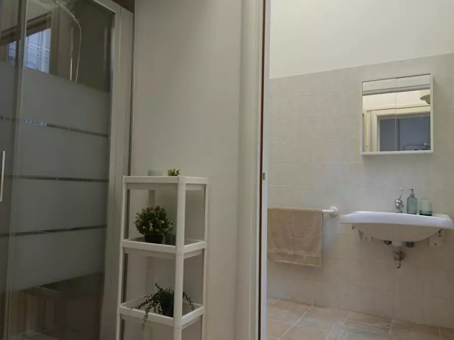Immagine 8 di Camera in affitto  in Vicolo Franco Villa a Reggio Nell'emilia