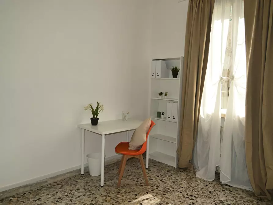 Immagine 10 di Camera in affitto  in Vicolo Franco Villa a Reggio Nell'emilia