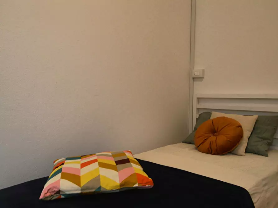 Immagine 4 di Camera in affitto  in Vicolo Franco Villa a Reggio Nell'emilia