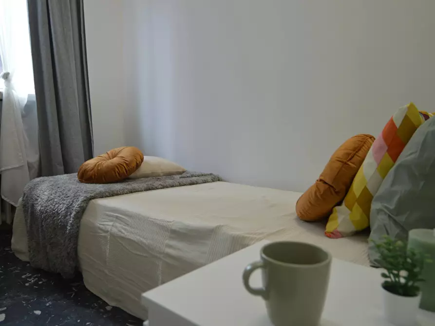 Immagine 3 di Camera in affitto  in Vicolo Franco Villa a Reggio Nell'emilia