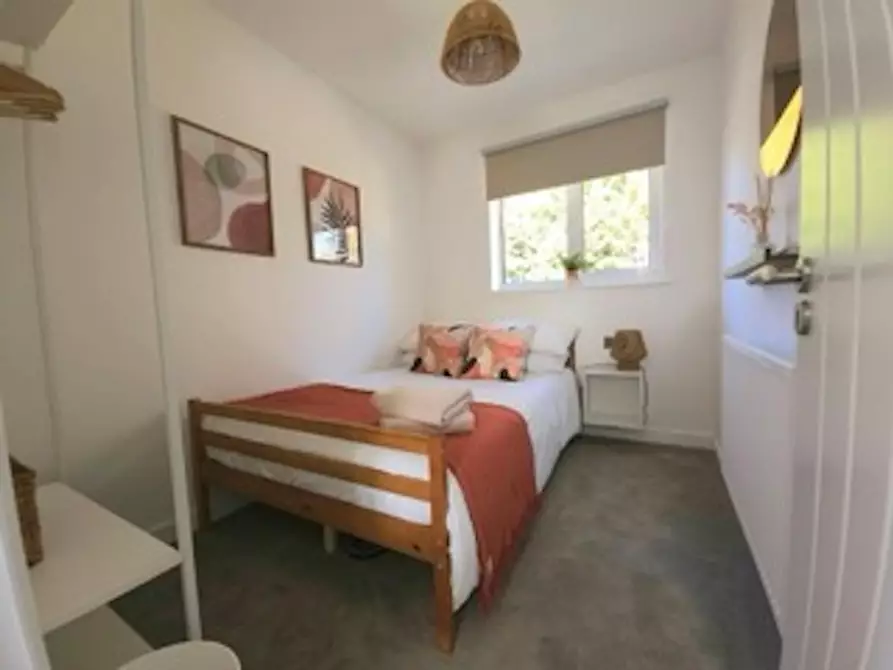 Immagine 5 di Casa indipendente in affitto  in Tushmore Lane a Crawley