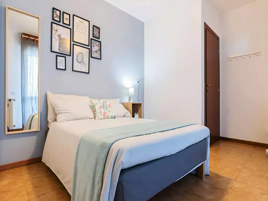 Immagine 3 di Camera in affitto  in Via dei Missaglia a Milano