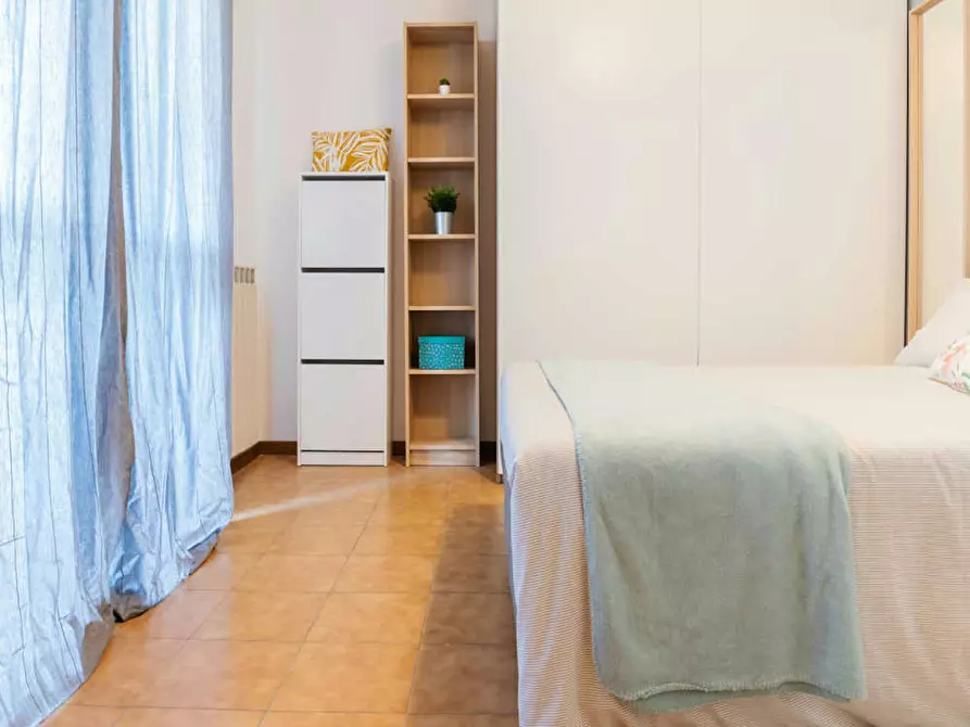 Immagine 4 di Camera in affitto  in Via dei Missaglia a Milano