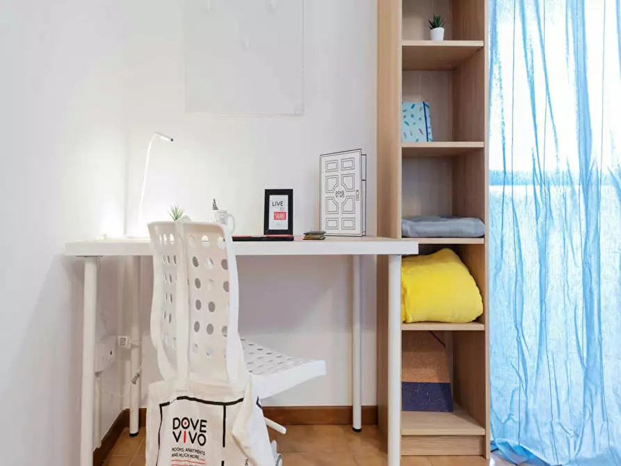 Immagine 5 di Camera in affitto  in Via dei Missaglia a Milano