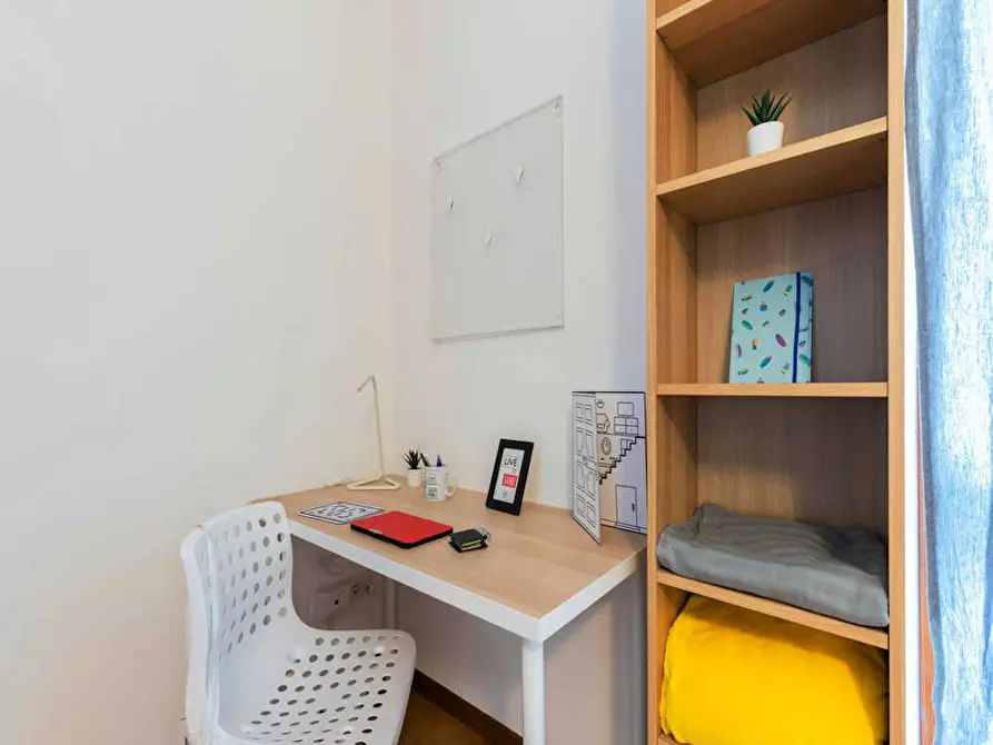 Immagine 6 di Camera in affitto  in Via dei Missaglia a Milano