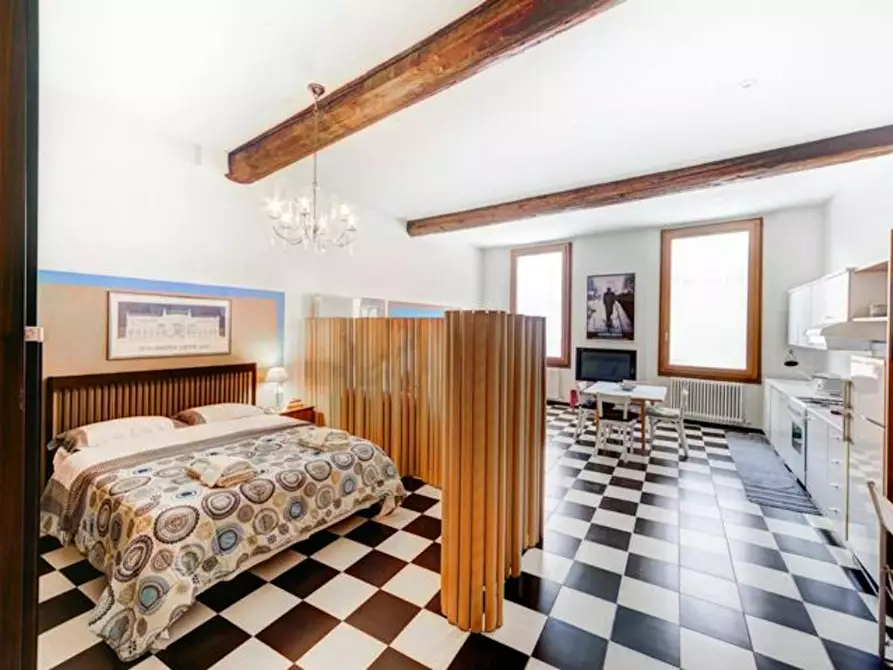 Immagine 8 di Appartamento in affitto  in Via San Vitale a Bologna