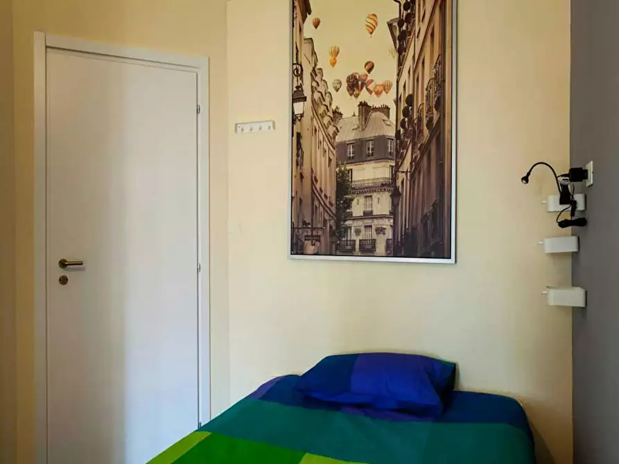 Immagine 5 di Camera in affitto  in Via Belmeloro a Bologna