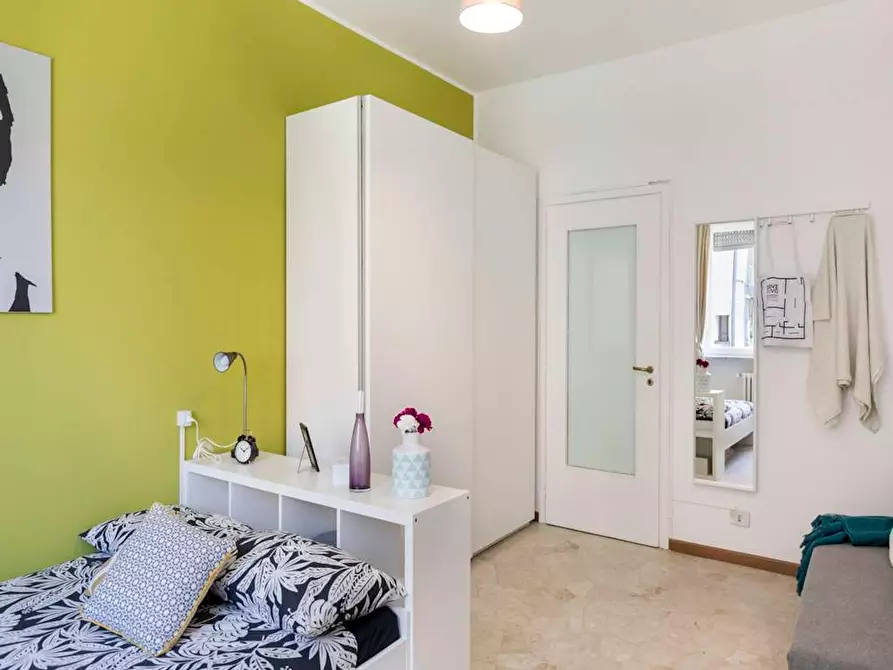 Immagine 4 di Camera in affitto  in Via dei Mandorli a Buccinasco