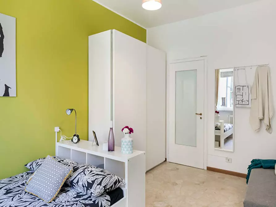 Immagine 3 di Camera in affitto  in Via dei Mandorli a Buccinasco