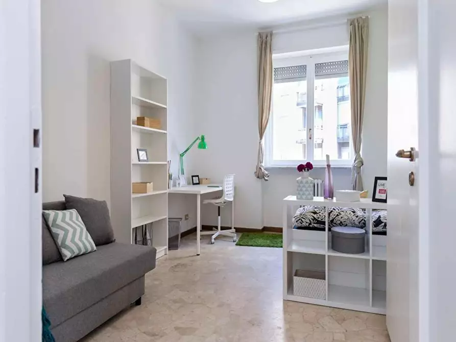 Immagine 6 di Camera in affitto  in Via dei Mandorli a Buccinasco