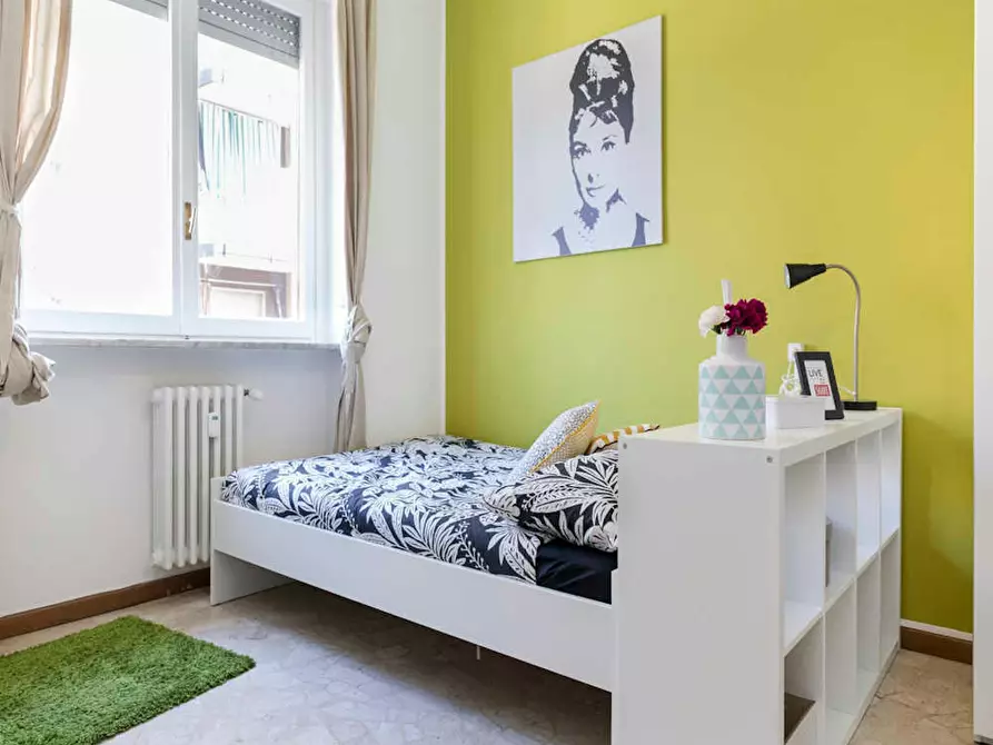 Immagine 1 di Camera in affitto  in Via dei Mandorli a Buccinasco