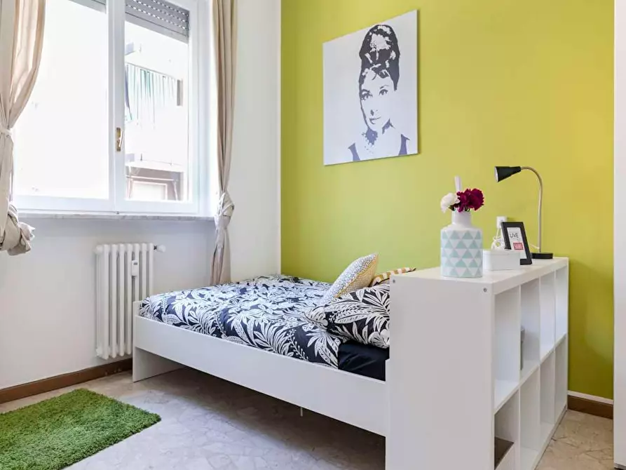 Immagine 1 di Camera in affitto  in Via dei Mandorli a Buccinasco