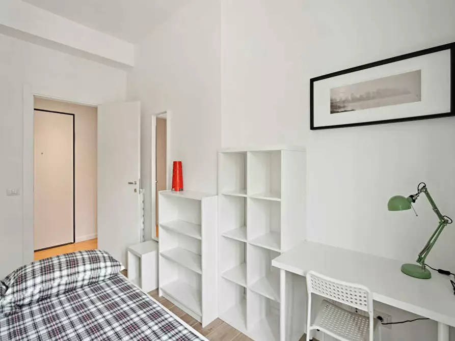 Immagine 4 di Camera in affitto  in Viale Legioni Romane a Milano