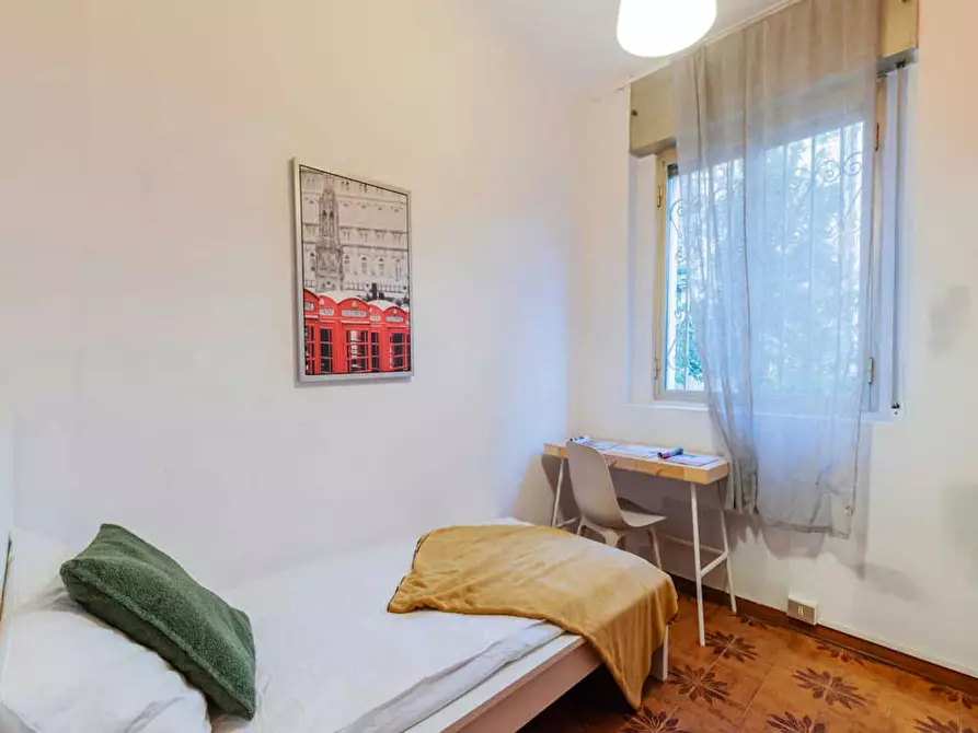 Immagine 3 di Camera in affitto  in Via San Donato a Bologna