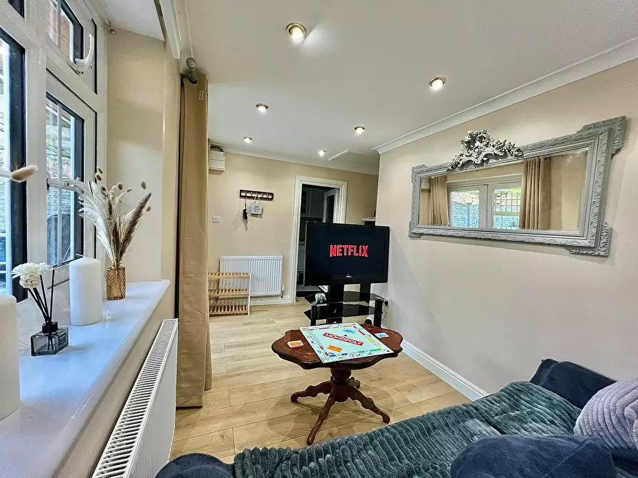 Immagine 7 di Casa indipendente in affitto  in Cat Hill a Barnet
