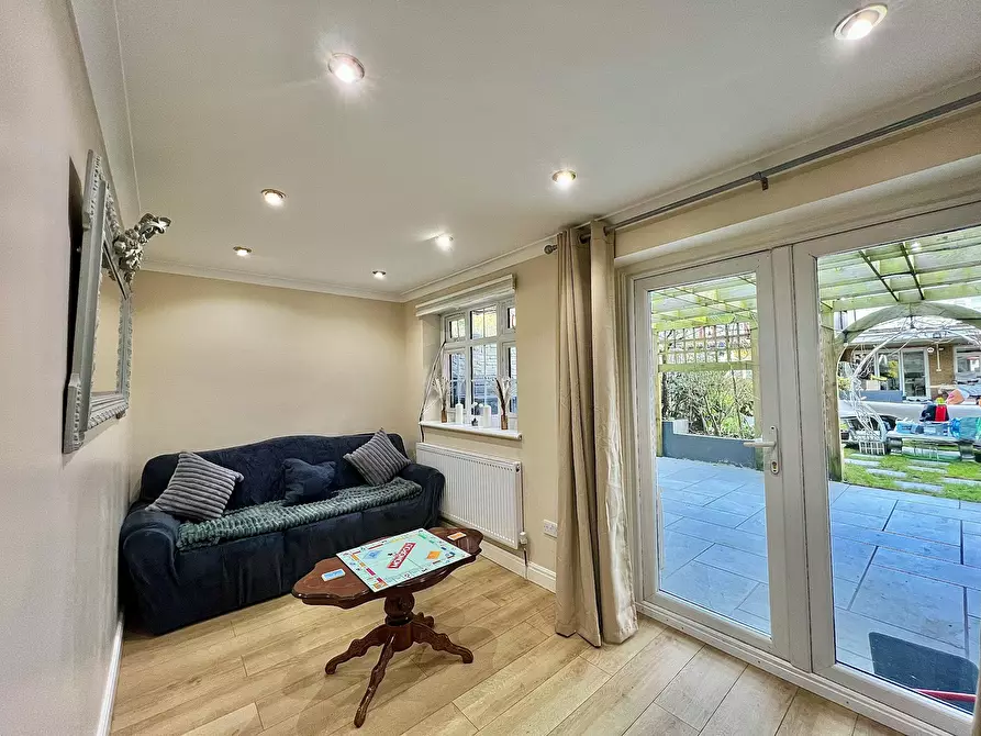 Immagine 8 di Casa indipendente in affitto  in Cat Hill a Barnet