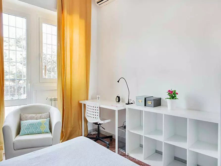 Immagine 8 di Camera in affitto  in Via Montebruno a Roma