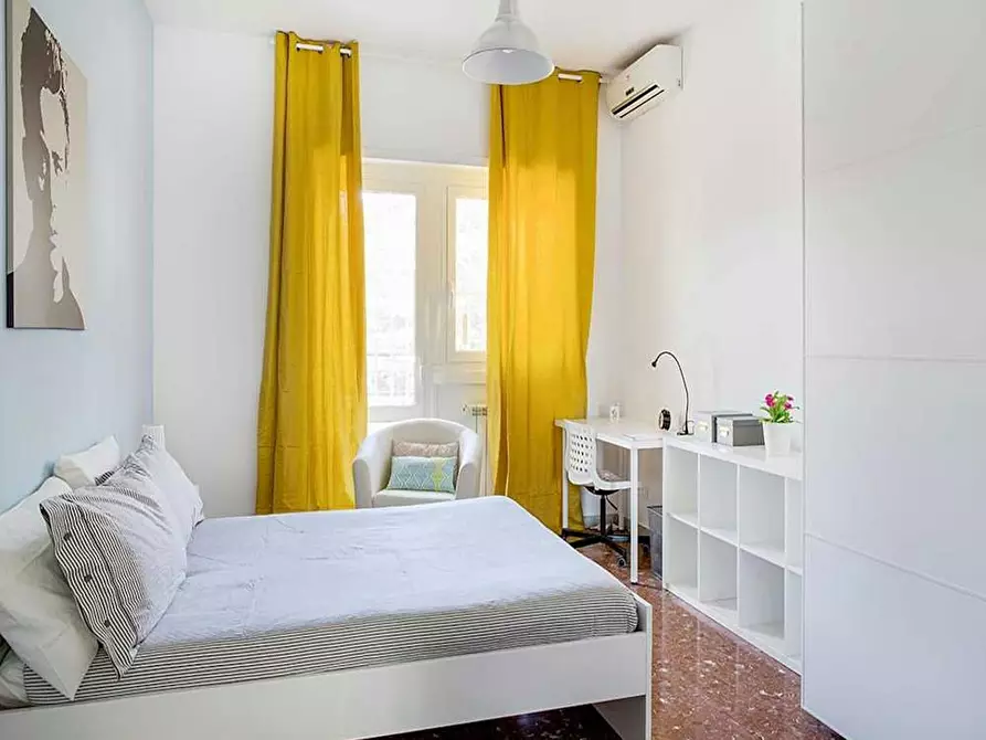 Immagine 1 di Camera in affitto  in Via Montebruno a Roma