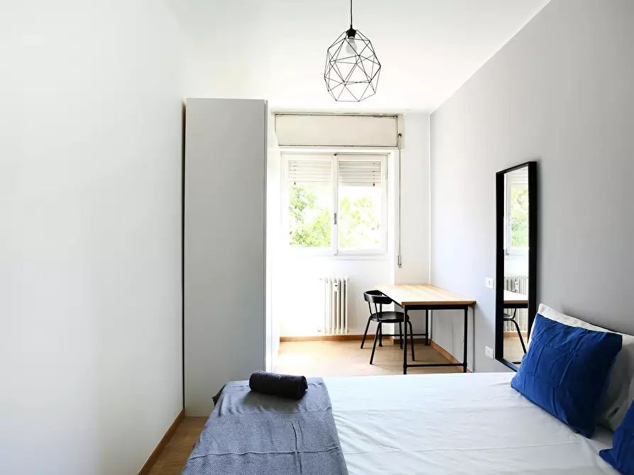 Immagine 2 di Camera in affitto  in Via Carlo Marx a Milano