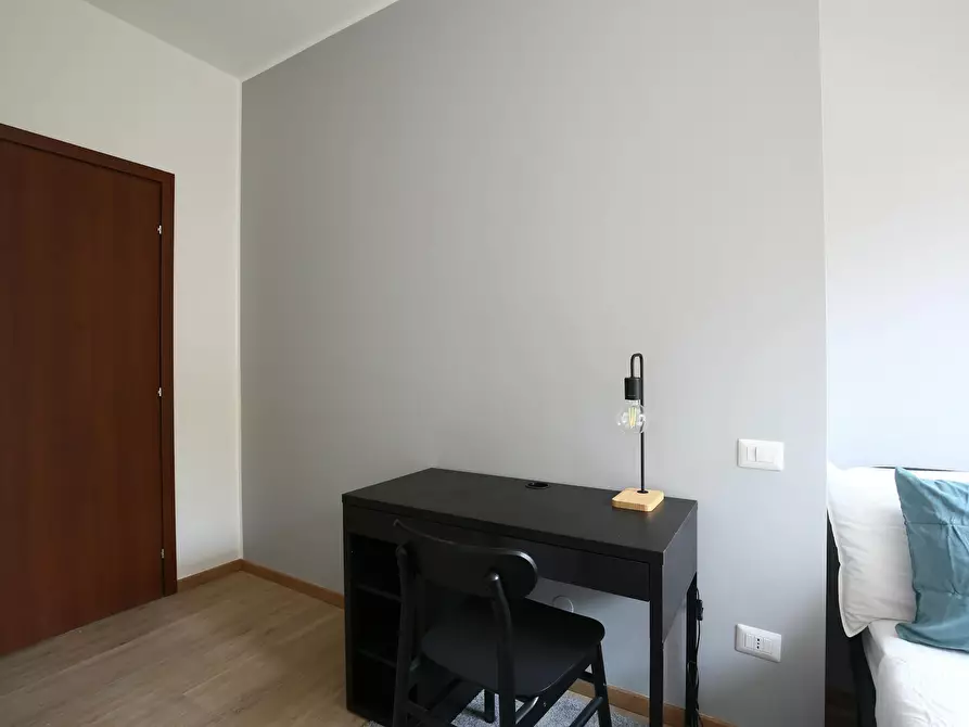 Immagine 2 di Camera in affitto  in Via Carlo Marx a Milano