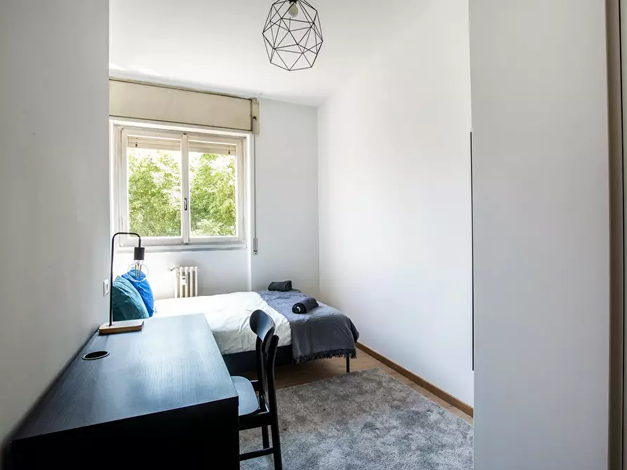 Immagine 3 di Camera in affitto  in Via Carlo Marx a Milano