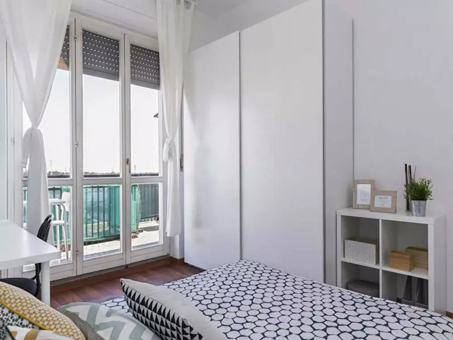 Immagine 2 di Camera in affitto  in Via Filippo Brunelleschi a Corsico