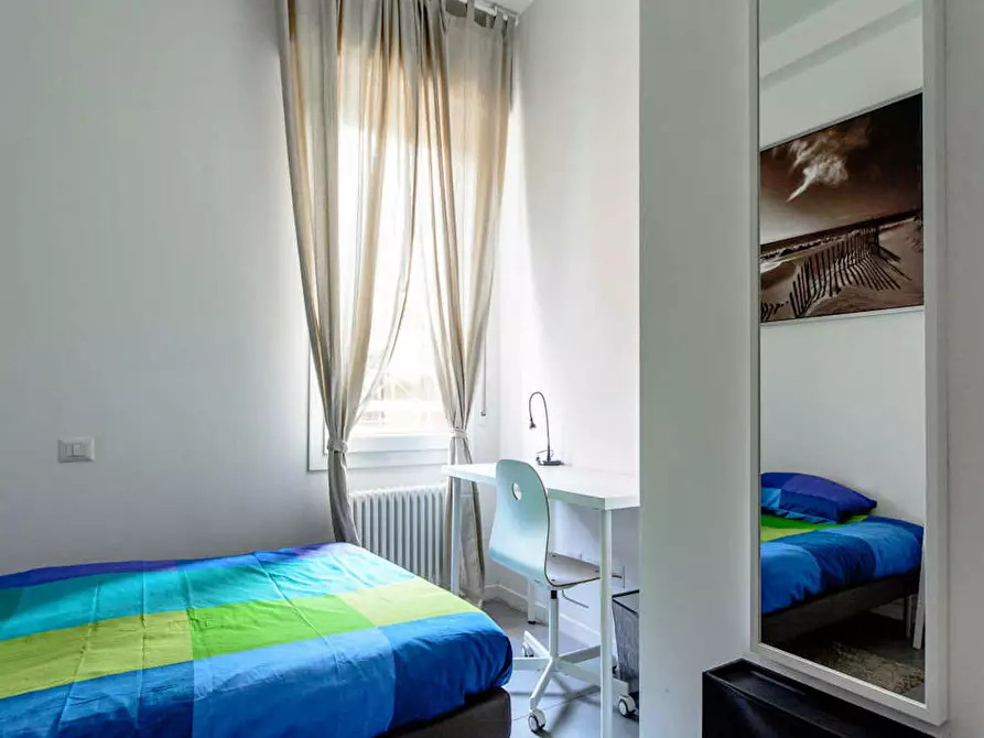 Immagine 1 di Camera in affitto  in Via Oreste Regnoli a Bologna