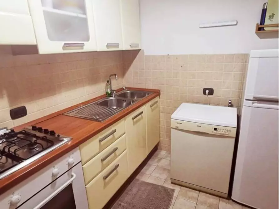 Immagine 9 di Appartamento in affitto  in Via della Moletta a Roma