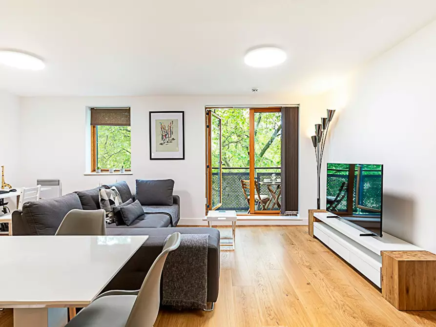 Immagine 10 di Appartamento in affitto  in Meath Crescent a Poplar