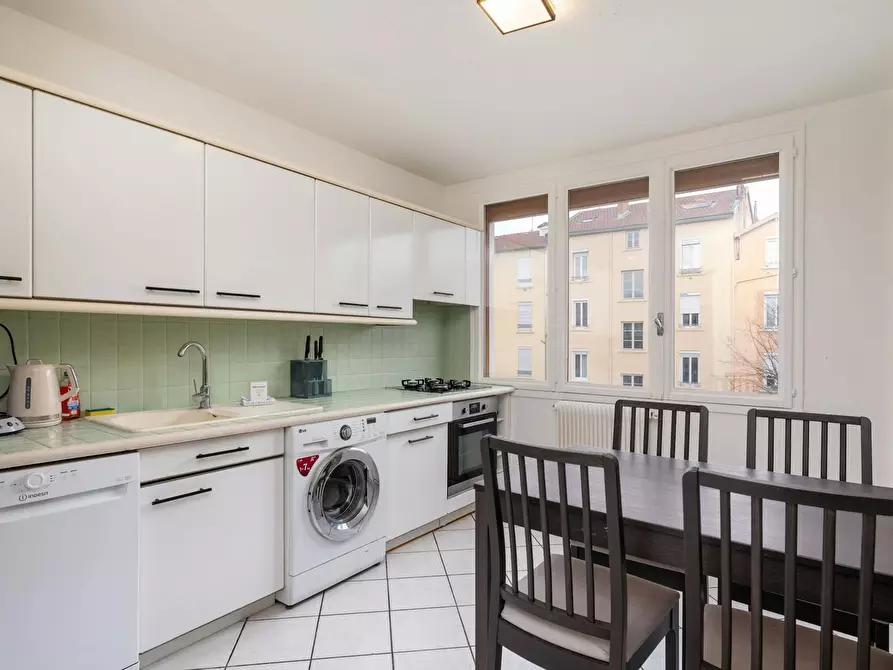 Immagine 6 di Appartamento in affitto  in Rue de la Bussière a Oullins