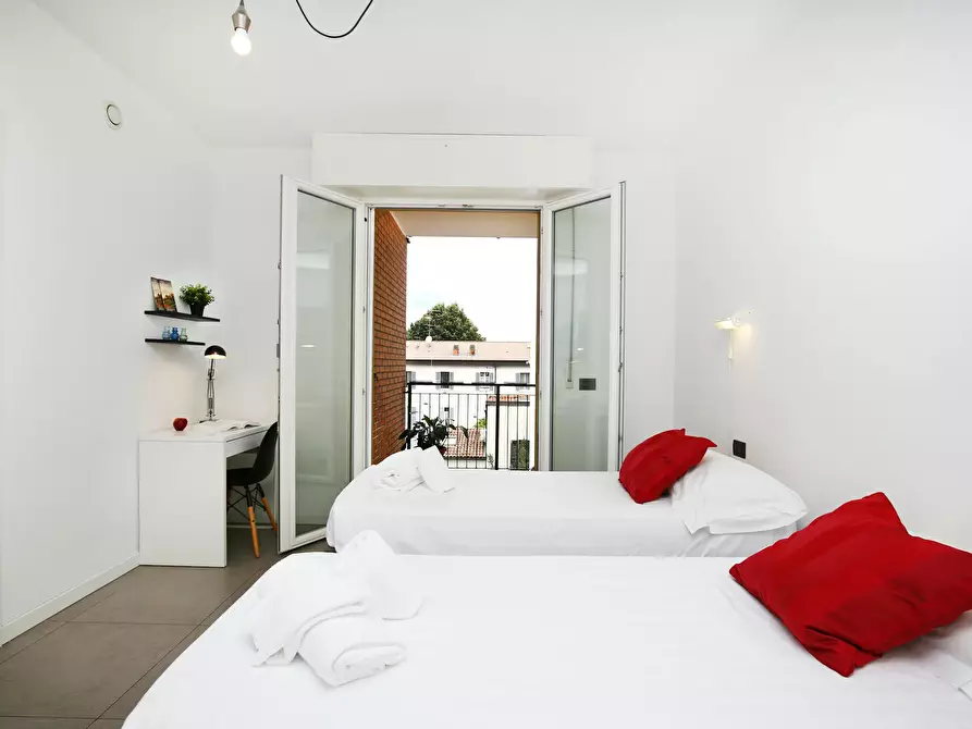 Immagine 3 di Camera condivisa in affitto  in Via Luigi Mercantini a Milano