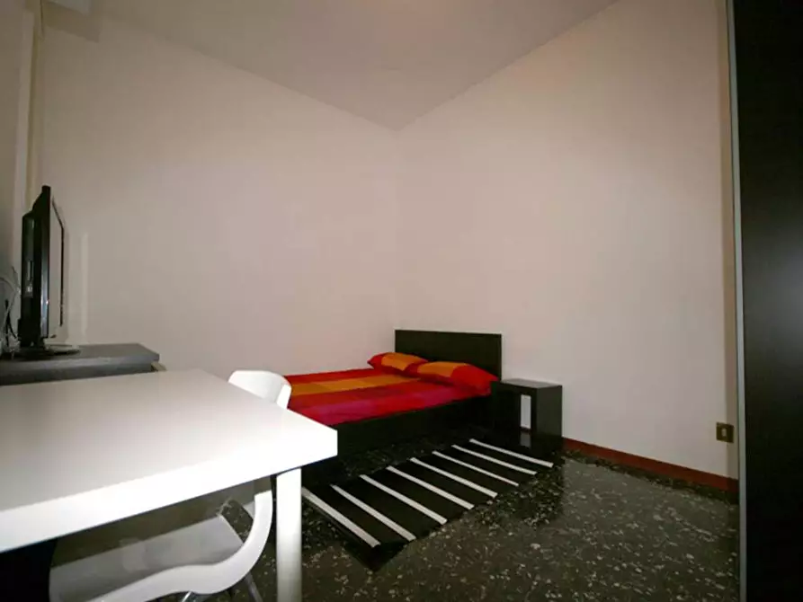 Immagine 1 di Camera in affitto  in Via Lecco a Milano