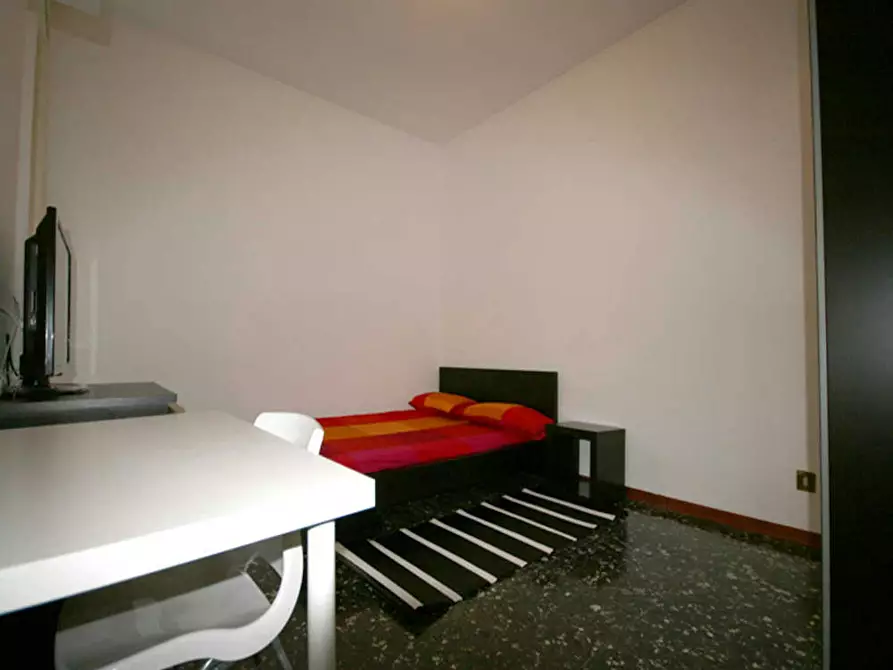 Immagine 2 di Camera in affitto  in Via Lecco a Milano