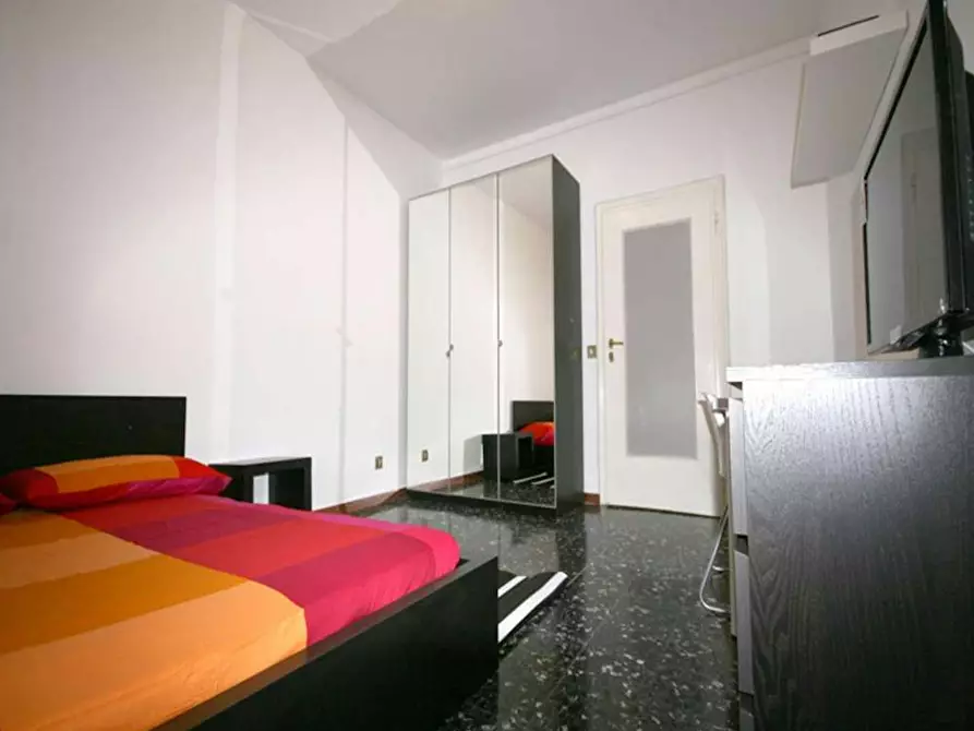 Immagine 3 di Camera in affitto  in Via Lecco a Milano