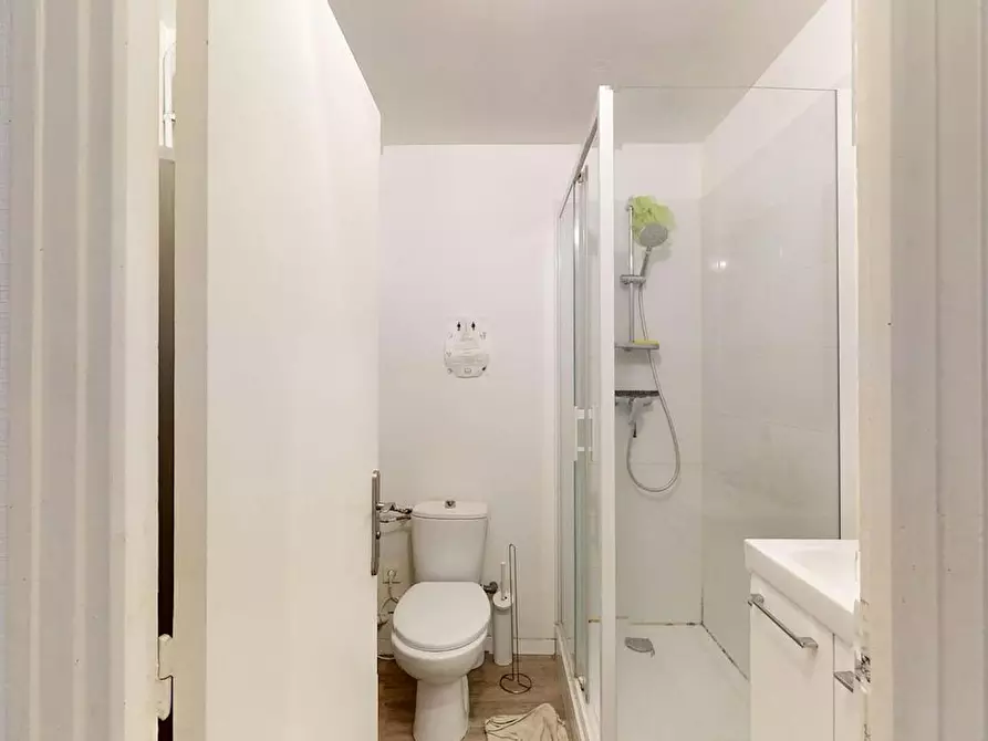 Immagine 10 di Camera in affitto  in Rue Brisout de Barneville a Rouen