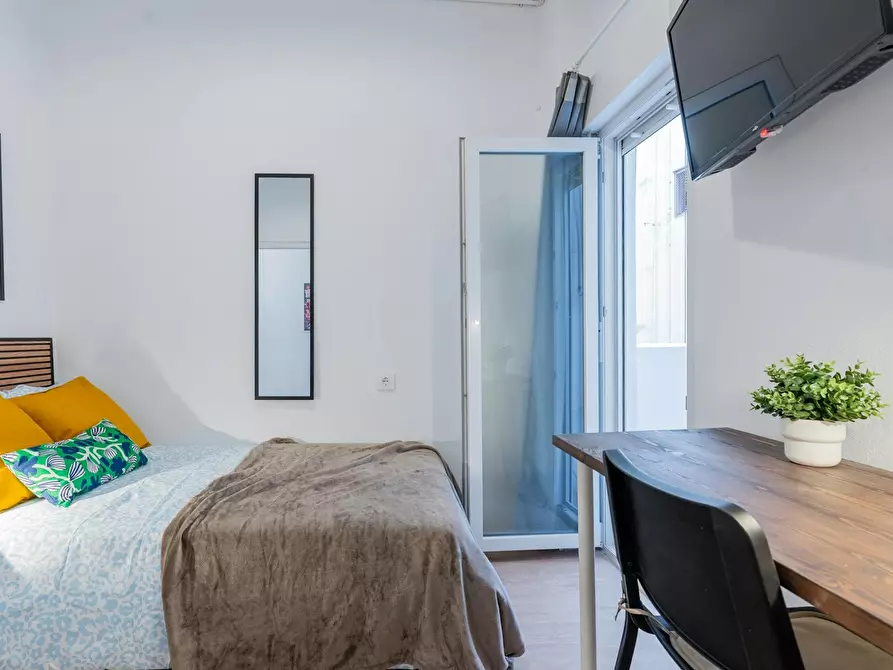 Immagine 3 di Camera in affitto  in Carrer d'Honorat Juan a Valencia