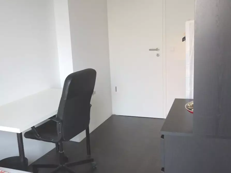 Immagine 2 di Camera in affitto  in Bernhard-Weiß-Straße a Berlin