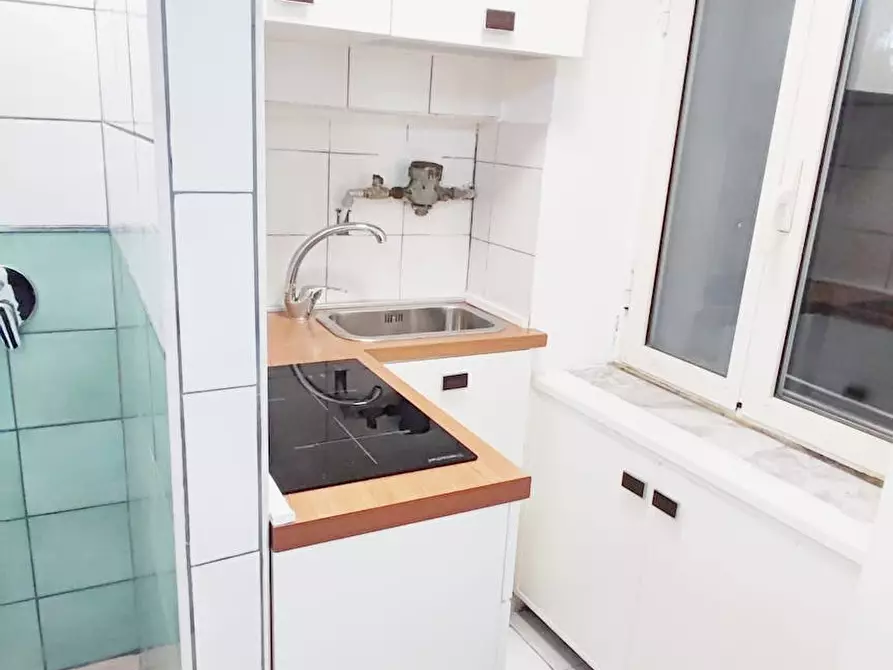 Immagine 2 di Appartamento in affitto  in Via Salvator Rosa a Napoli